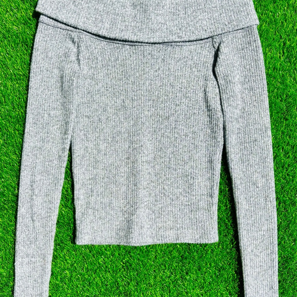 Pull&Bear Women's Off the Shoulder Grey Knit Top